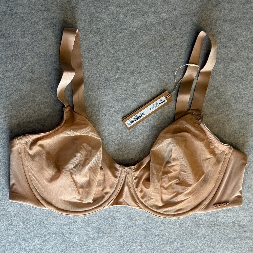 SKIMS No Show Unlined Demi Bra | Clay